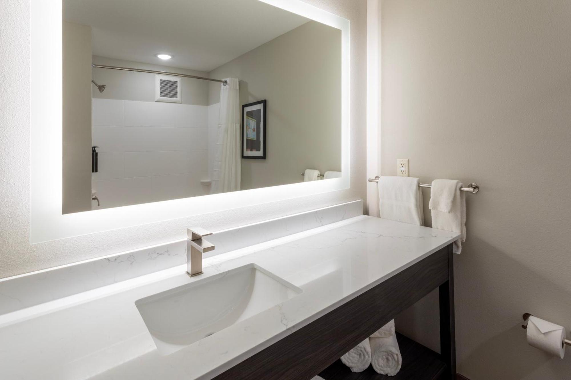 Grandstay Hotel & Suites Johnston-Des Moines, Ia Esterno foto